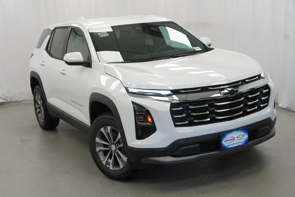 New 2027 Summit White Chevrolet LT image 34