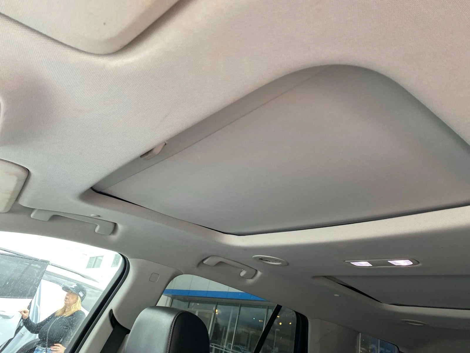 Used 2020 Summit White Chevrolet Premier image 9