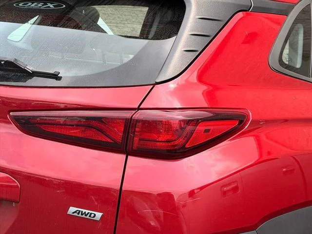 Used 2021 Red Hyundai SE image 13