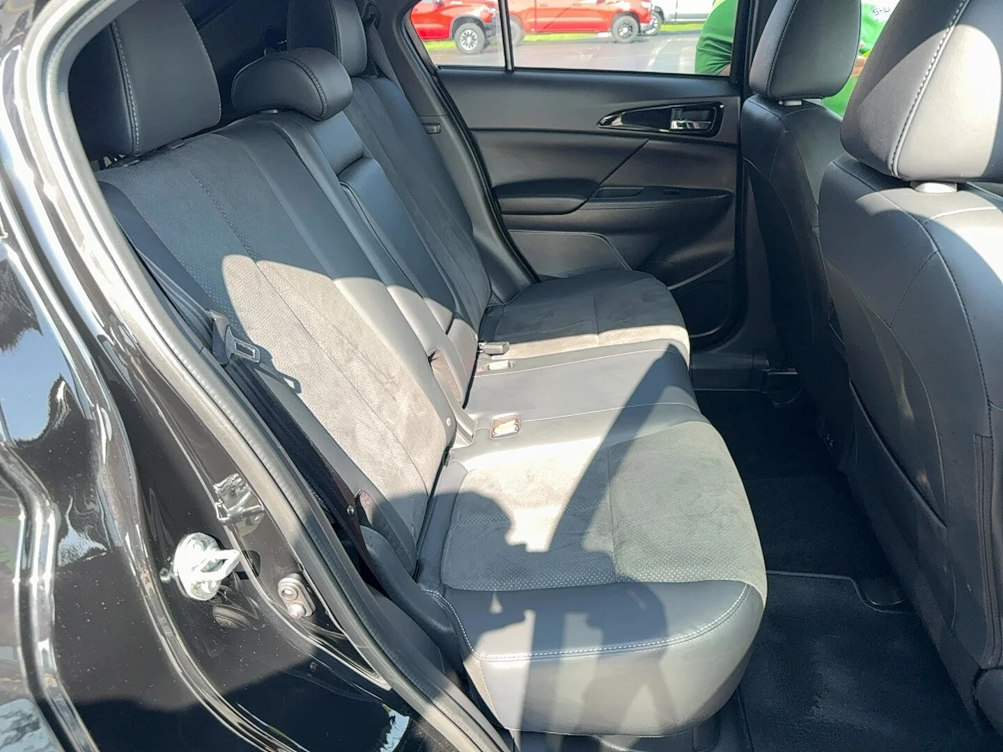 Used 2025 Gray Mitsubishi SE image 25