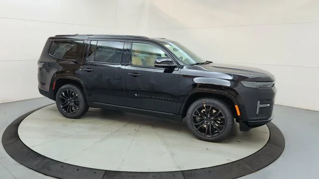 New 2026 High Gloss Black Exterior Paint Jeep Summit Reserve image 13