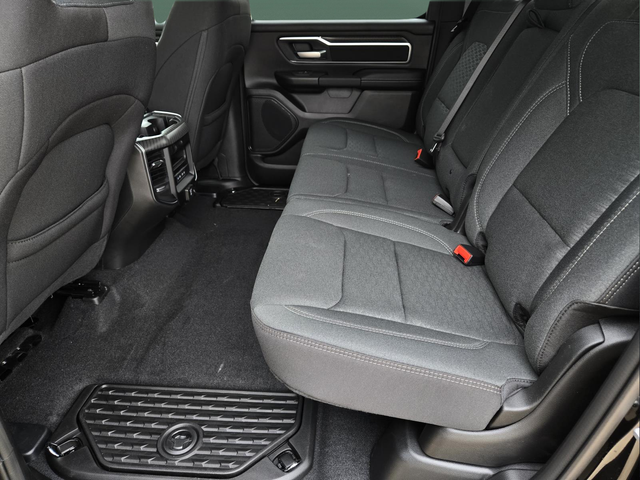 New 2026 Diamond Black Crystal Pearl-Coat Exterior Paint RAM Big Horn/Lone Star image 16