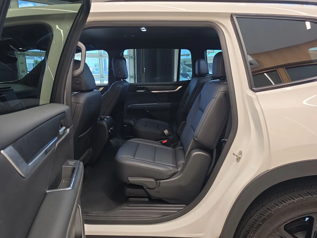 Used 2024 White GMC Elevation image 32