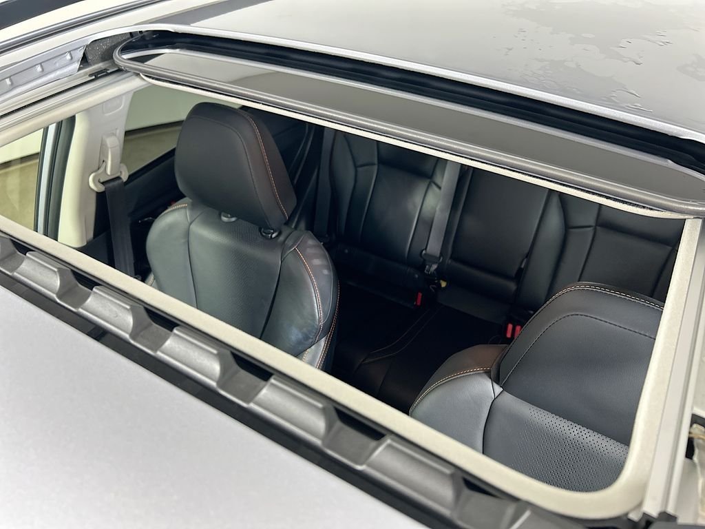 Used 2019 Ice Silver Metallic Subaru Limited image 22