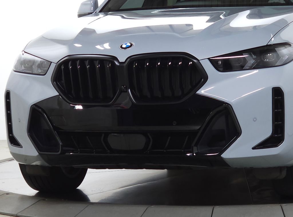 Used 2024 Gray Metallic BMW xDrive40i image 3