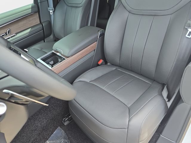 New 2026 Fuji White Land Rover SE image 12