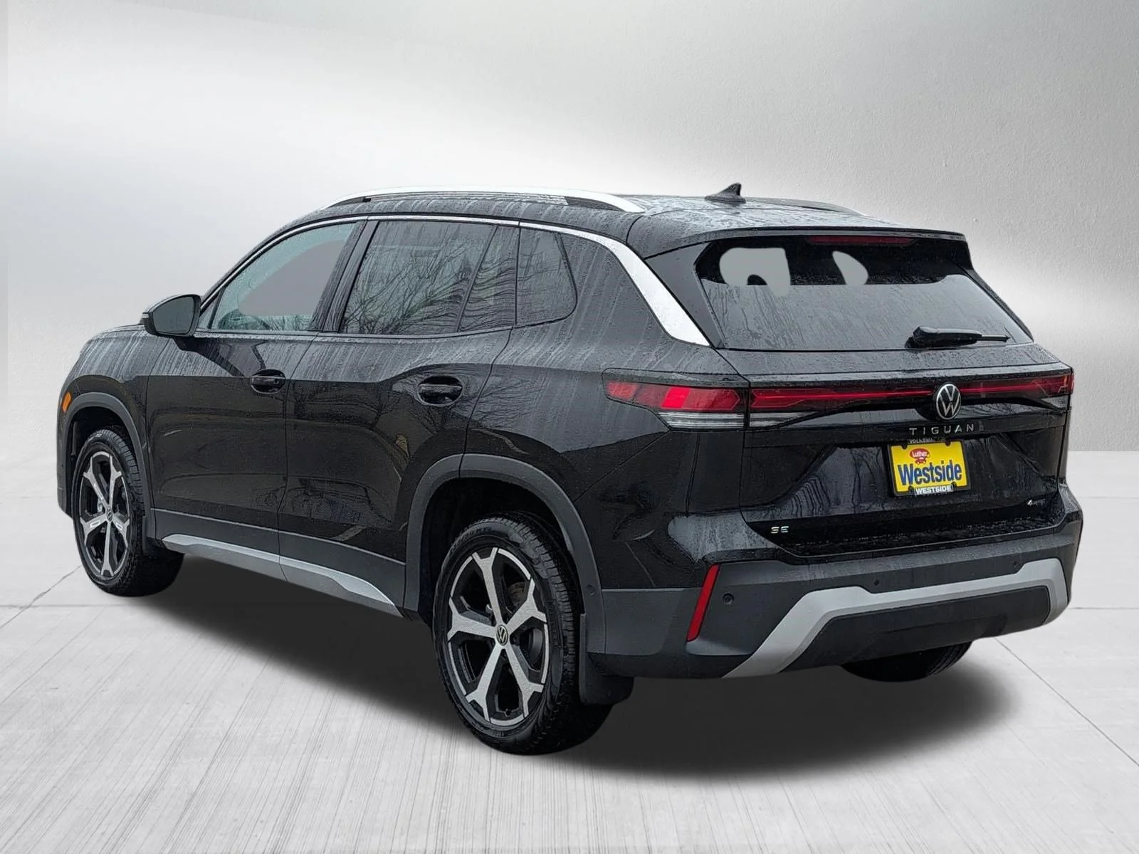New 2026 Deep Black Pearl Volkswagen SE image 2