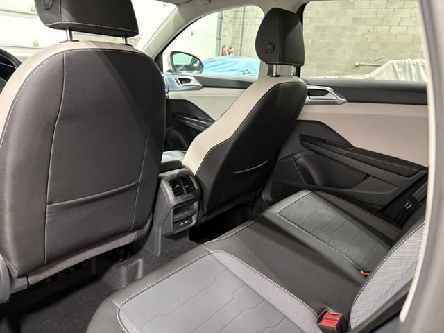 New 2026 Green Volkswagen 1.5T SE image 11