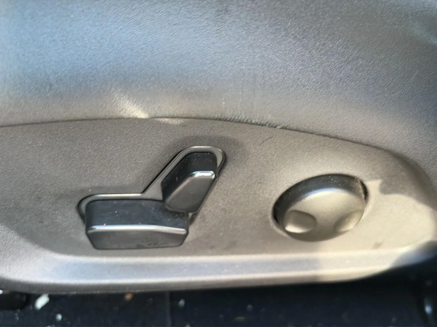 Used 2026 Silver Zynith Metallic Clearcoat Jeep Limited Altitude image 7
