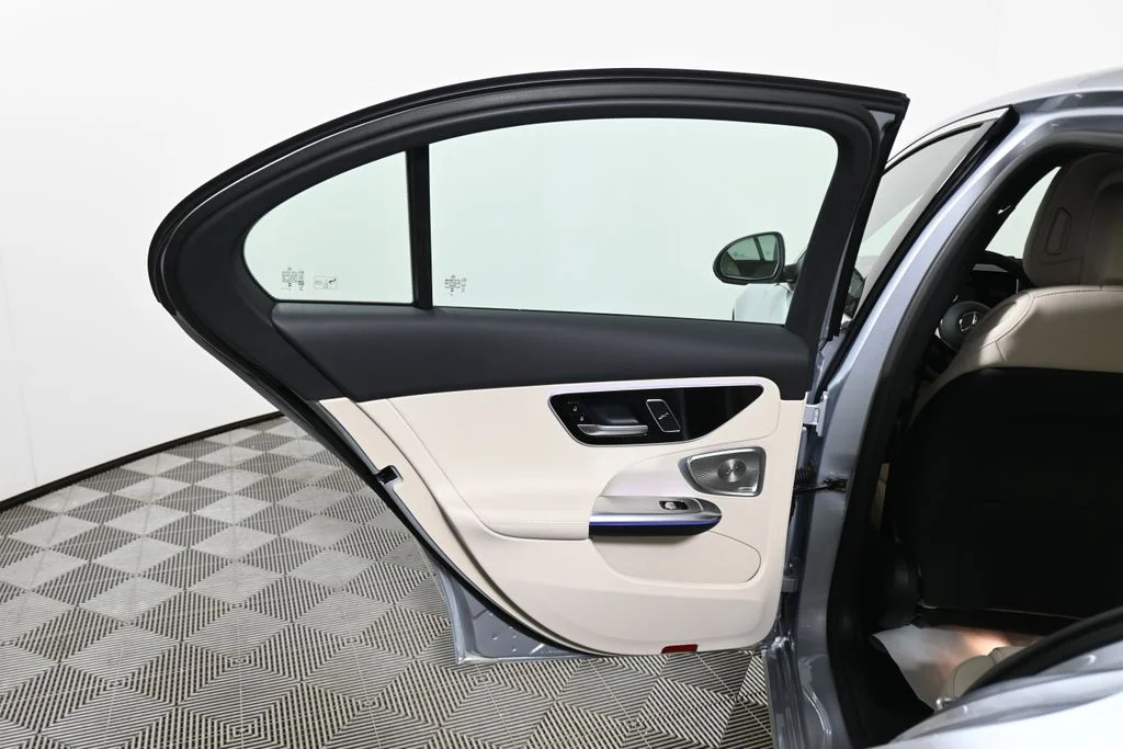 Used 2026  Mercedes-Benz C 300 image 29