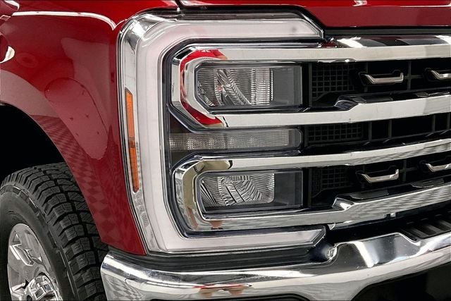 Used 2025 Ruby Red Metallic Tinted Clearcoat Ford King Ranch image 37