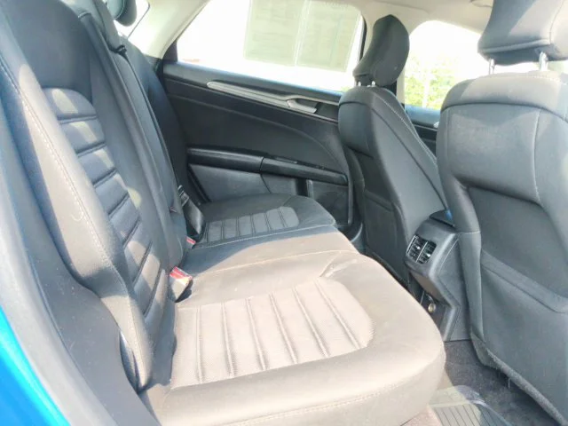 Used 2019 Blue Ford SE image 30