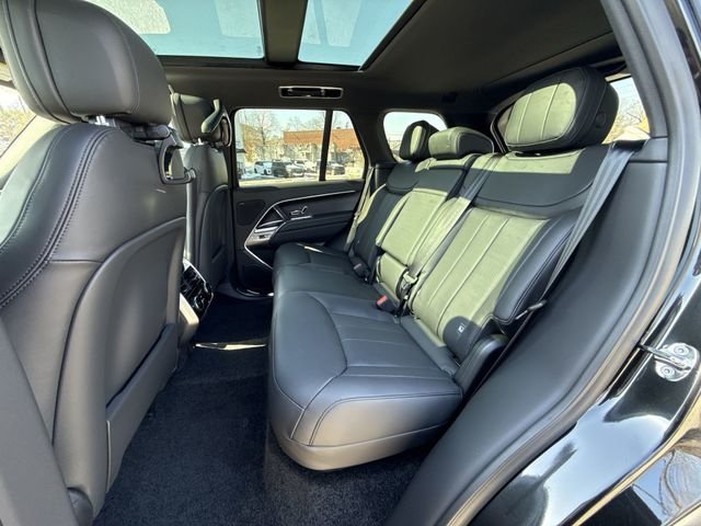 New 2026 Santorini Black Land Rover SE image 21