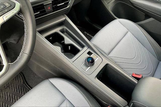 2025 Volkswagen Tiguan SE - Photo 10