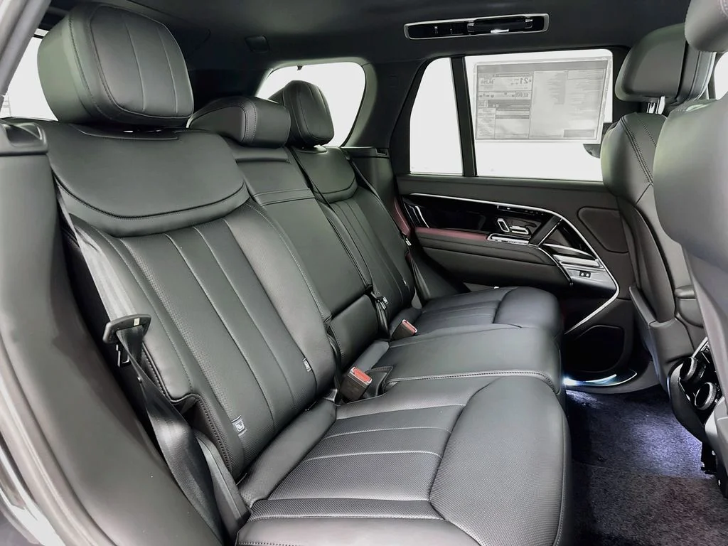 New 2026 Carpathian Grey Land Rover SE image 28