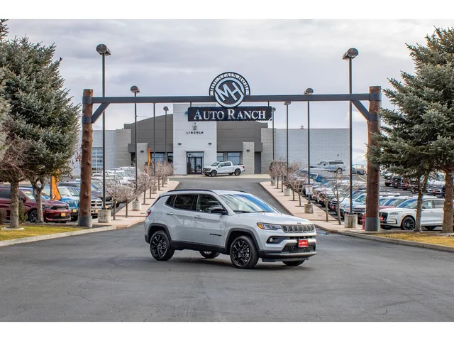 2026 Jeep Compass Latitude Altitude