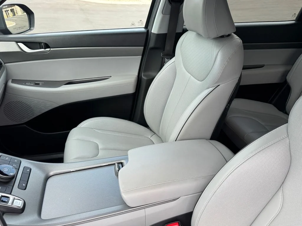 Used 2024 Gray Hyundai SEL image 10