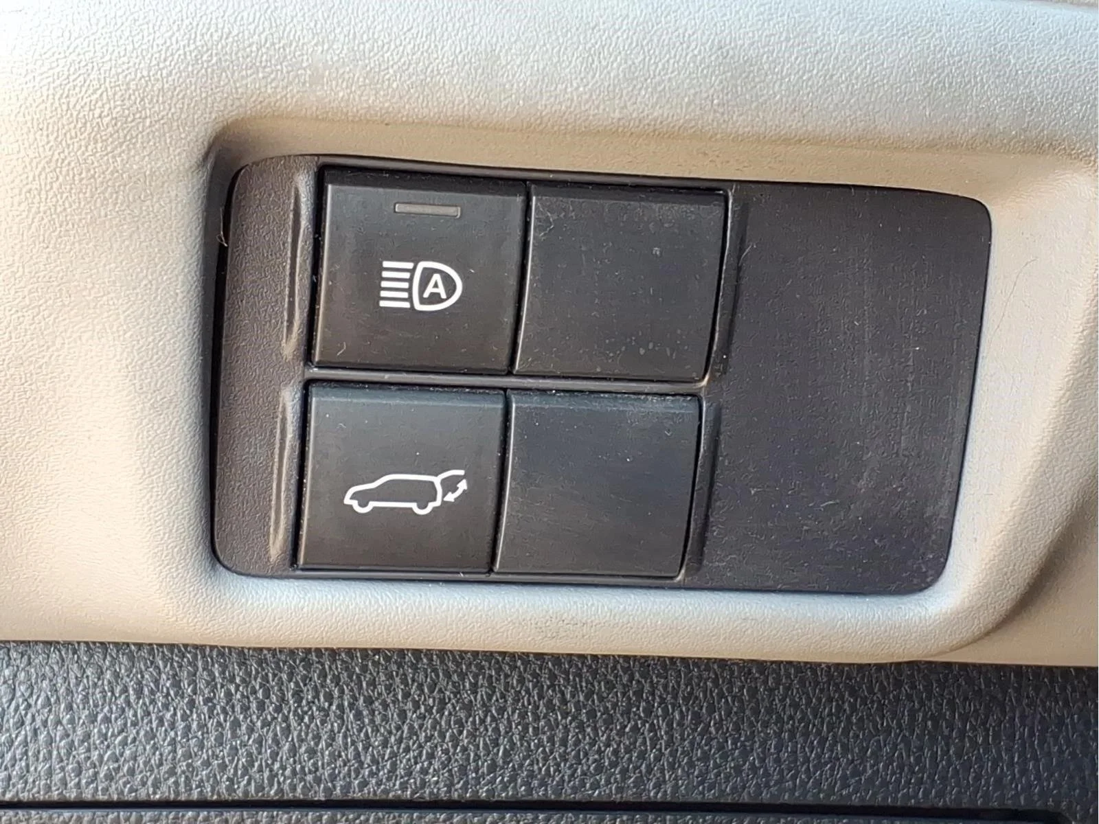 Used 2022 Magnetic Gray Metallic TOYOTA SUV image 20