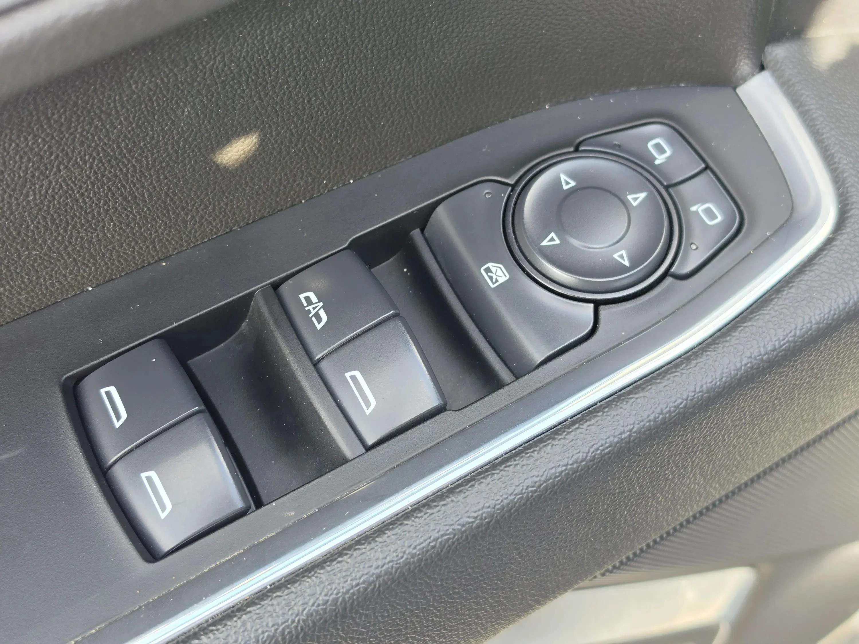 Used 2025 Black Chevrolet LT image 24