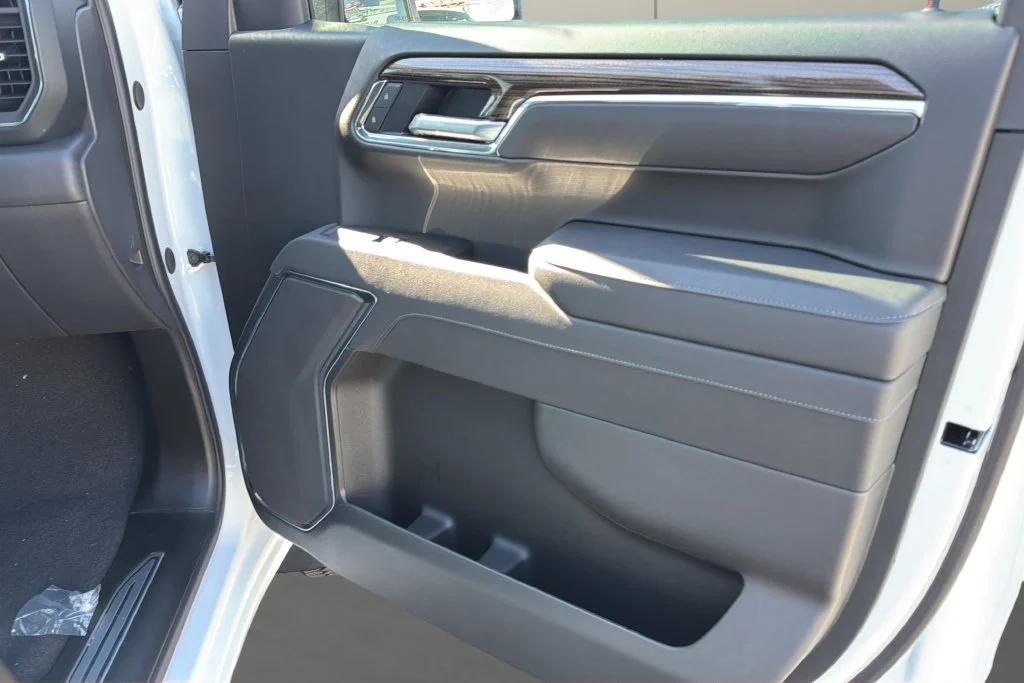 New 2026 Summit White Chevrolet LT Trail Boss image 17