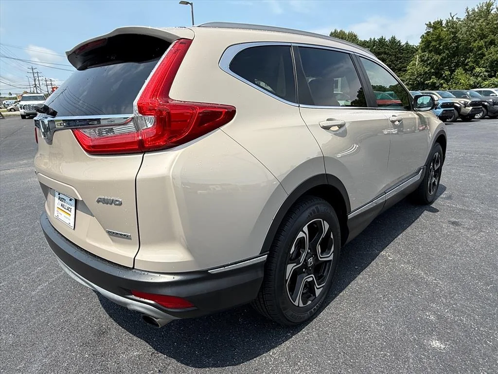Used 2017 Gold Honda Touring image 7