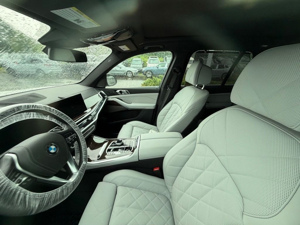 Used 2026 White BMW xDrive40i image 5