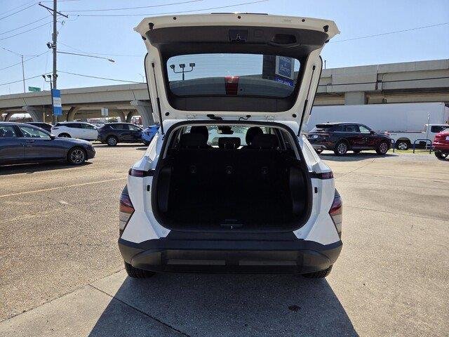 Used 2025 Atlas White Hyundai SEL image 27