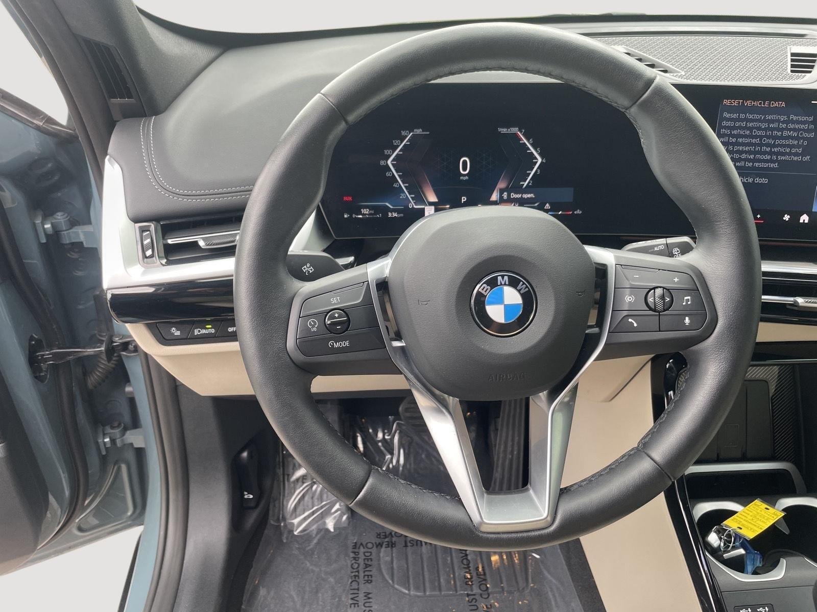 Used 2024 Cape York Green Metallic BMW xDrive28i image 15
