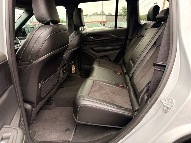 Used 2024 Silver Zynith Jeep Altitude X image 9
