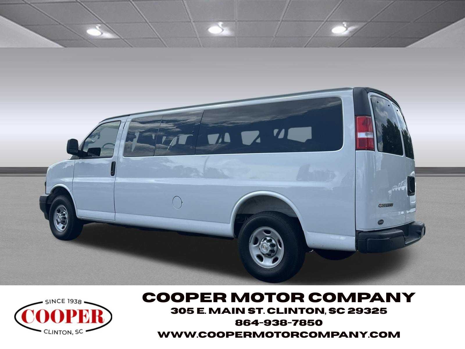Used 2025 Summit White Chevrolet LS image 3