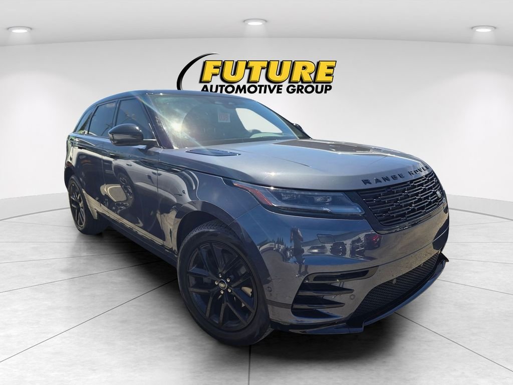 Used 2024  Land Rover Dynamic SE image 1