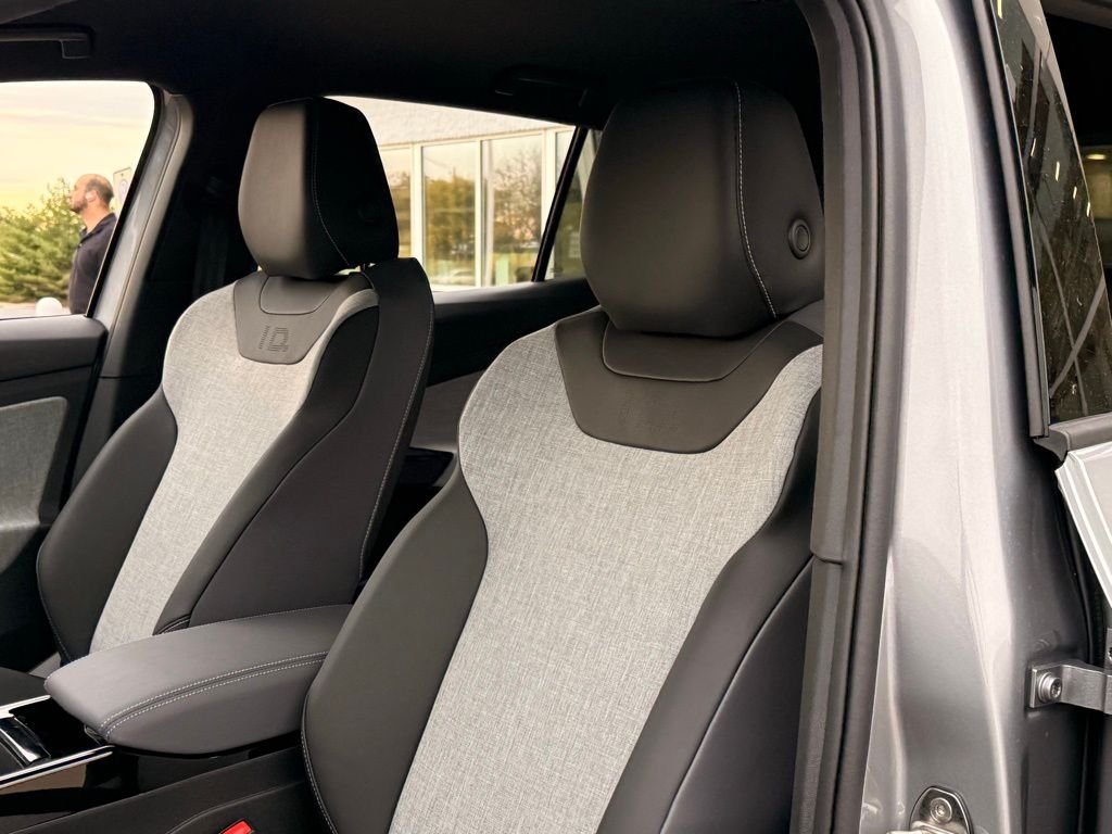 New 2025 Silver Mist Metallic Volkswagen Pro image 11