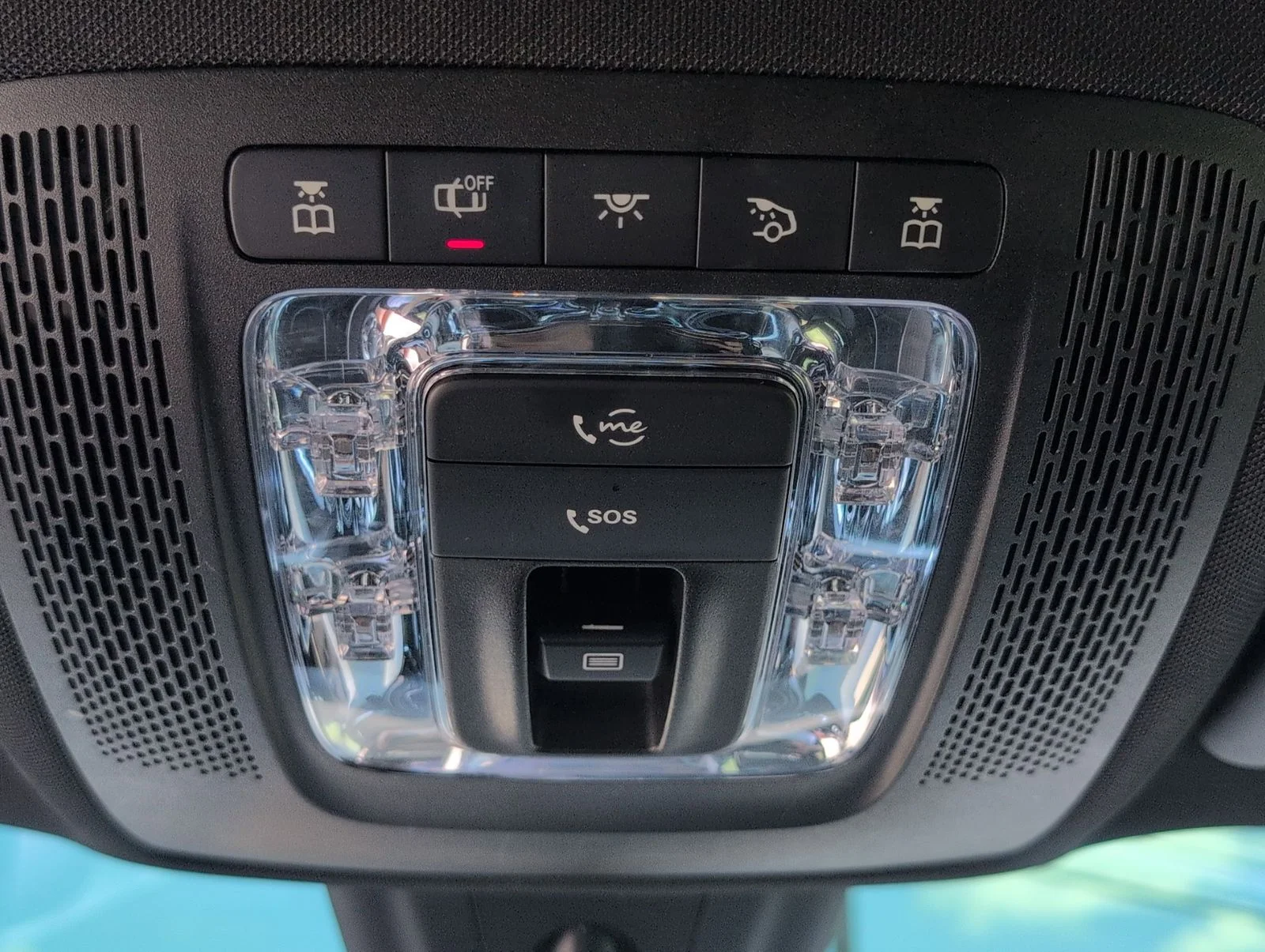 Used 2021 Blue Mercedes-Benz GLB 250 image 17