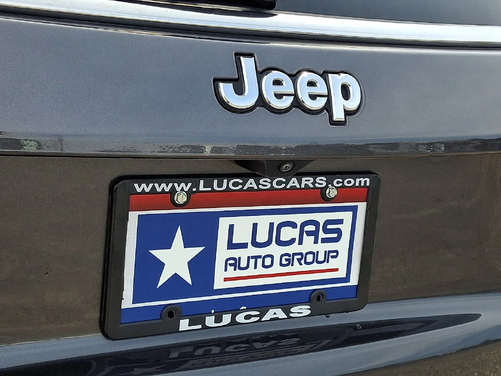 Used 2023 Gray Jeep Latitude image 32
