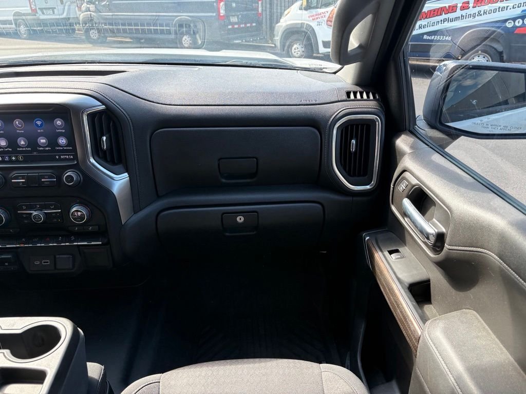Used 2021 White Chevrolet LT image 6