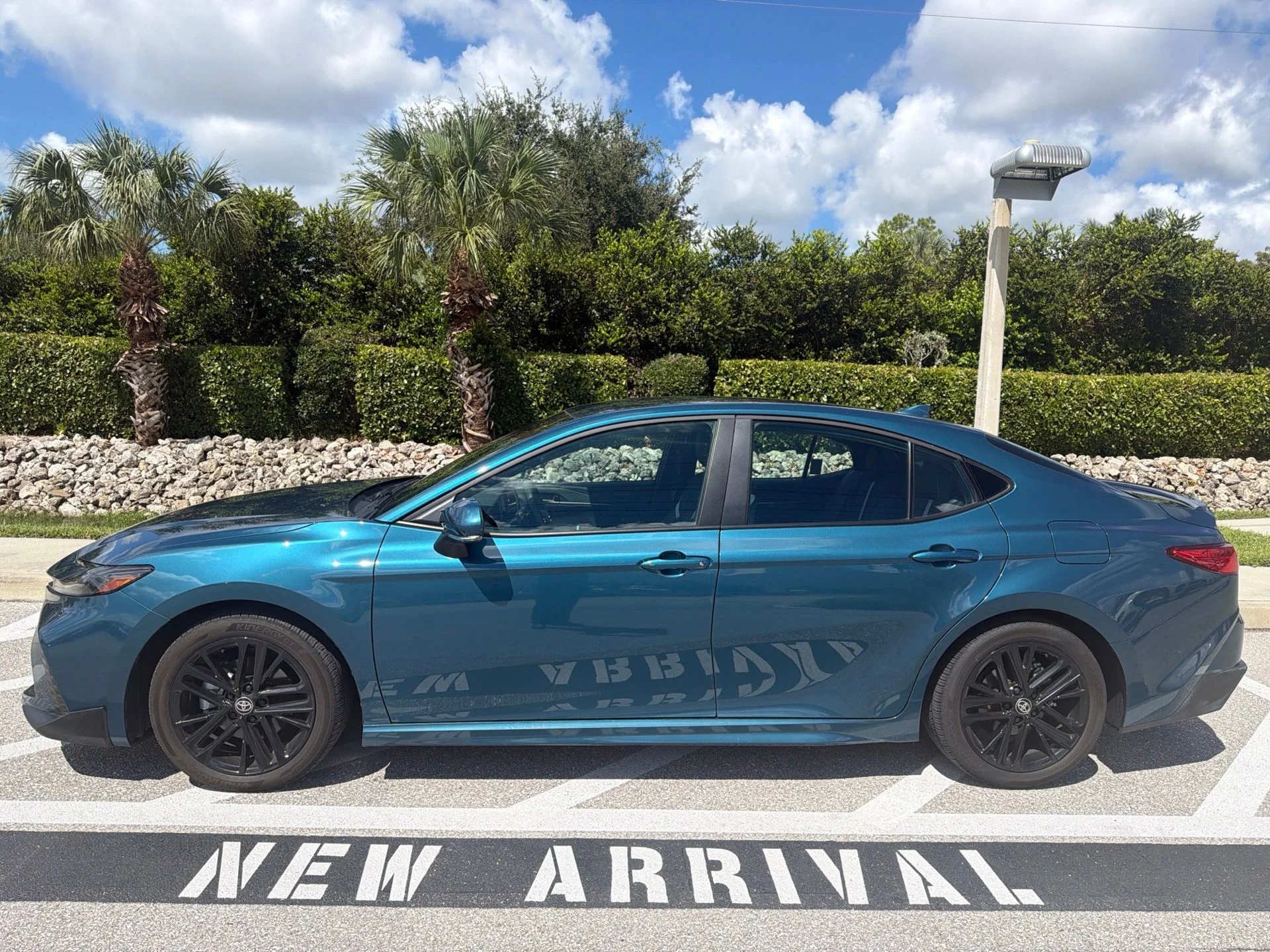 Used 2025 Ocean Toyota SE image 2