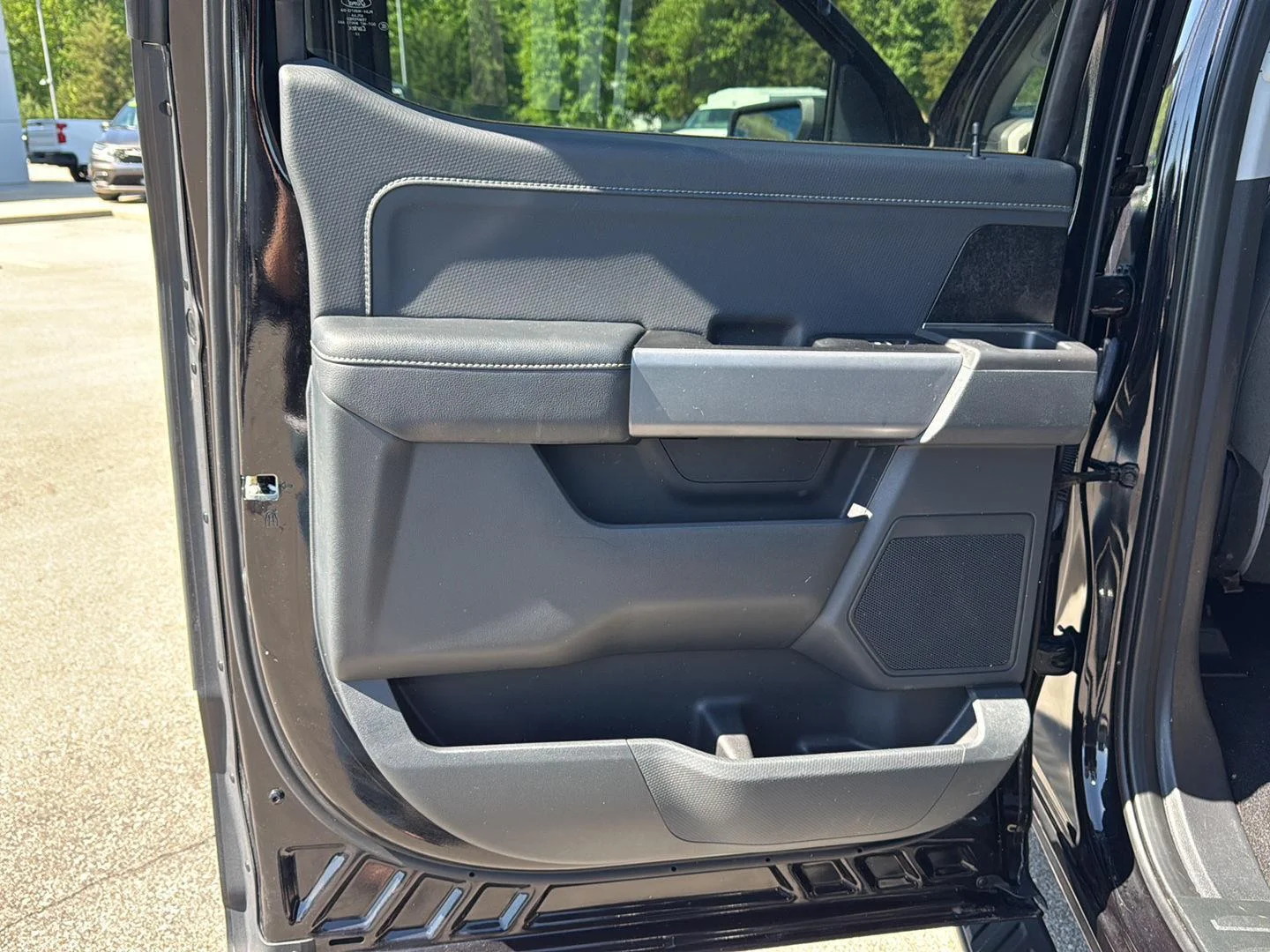 Used 2023 Area 51/Agate Black Ford XLT image 23