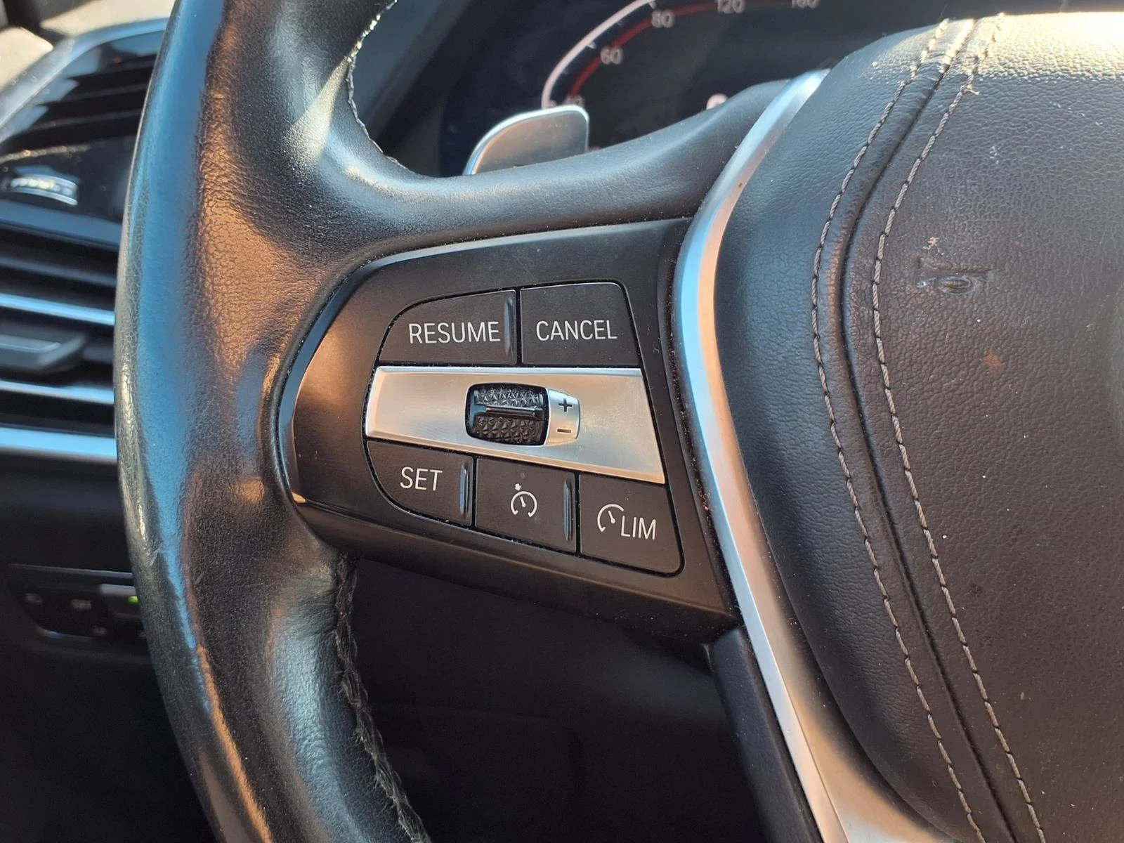 Used 2019 Arctic Gray Metallic BMW xDrive40i image 14