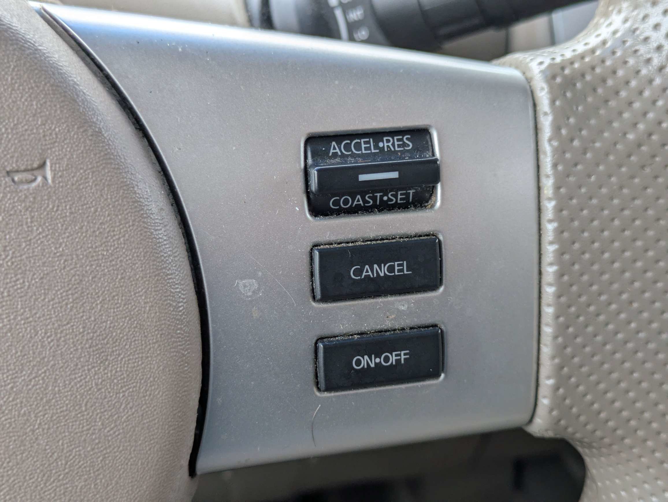 Used 2015 White Nissan SV image 20