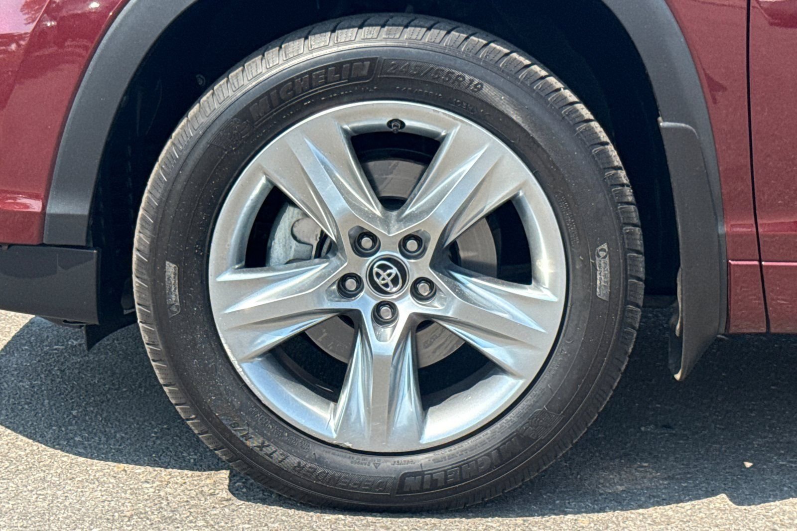 Used 2016 Red Toyota Limited image 28