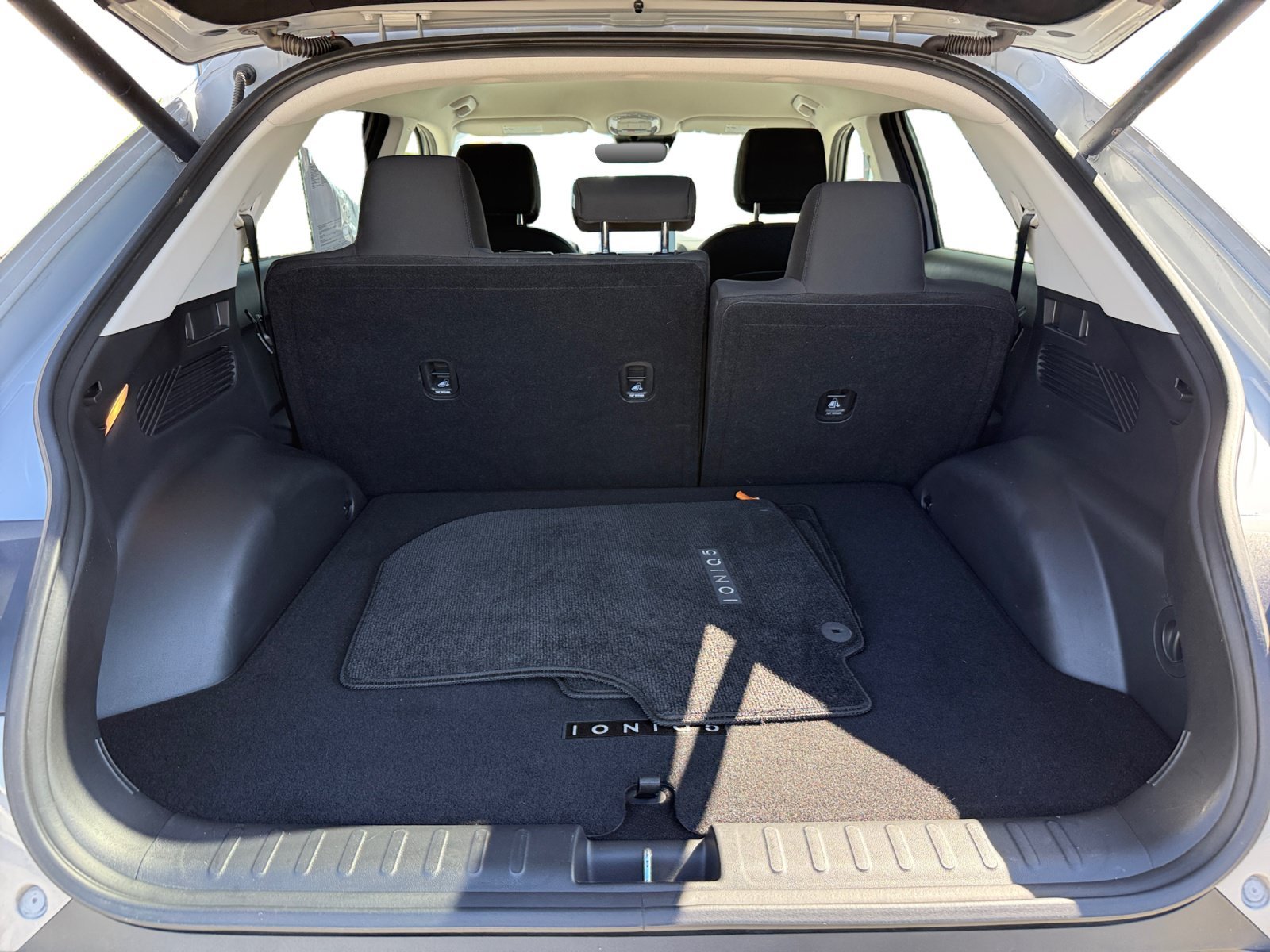 Used 2024 Cyber Gray Hyundai SEL image 17