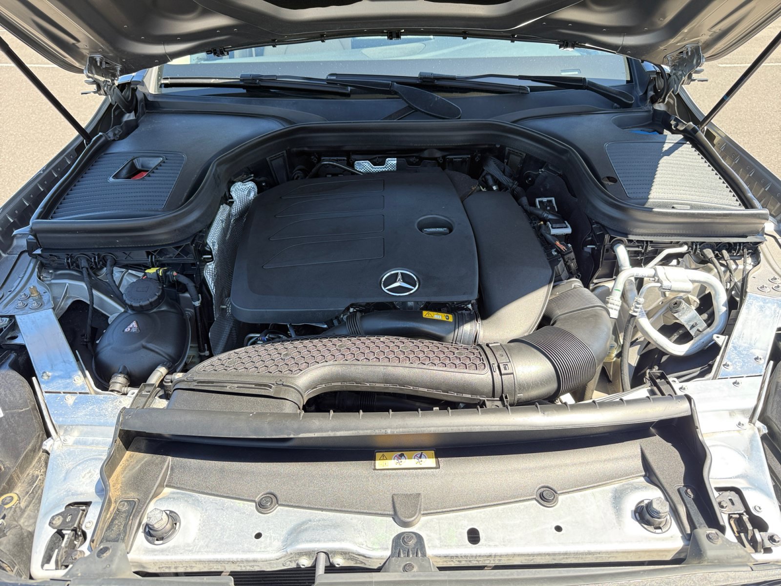 Used 2022 Mojave Silver Metallic Mercedes-Benz GLC 300 image 20
