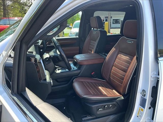 Used 2024 White GMC Denali Ultimate image 21