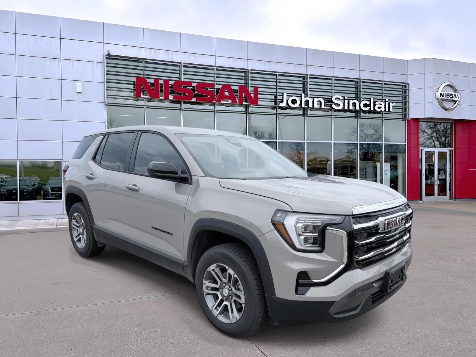 Used 2026 Riverstone Metallic GMC FWD Elevation image 1