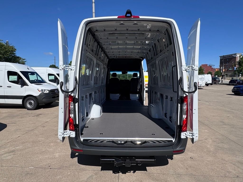 New 2026 Arctic White Mercedes-Benz Cargo 170 WB image 3