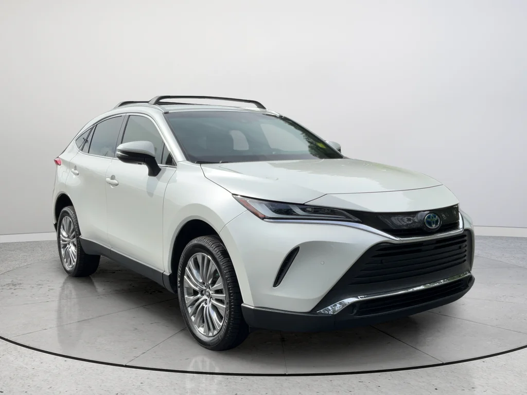 2022 Toyota Venza XLE Hybrid AWD's photo