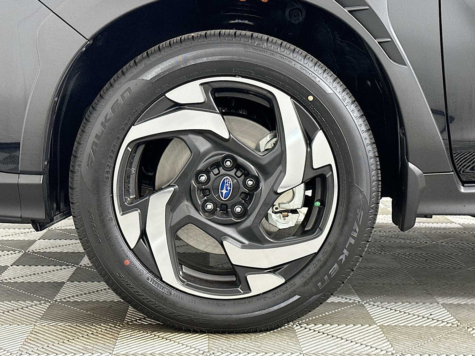 New 2026 CRYSTAL BLACK SILICA Subaru Limited Hybrid image 29