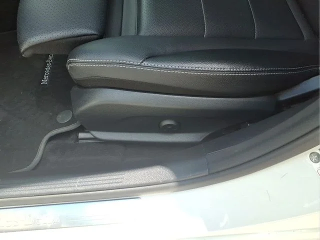 Used 2018  Mercedes-Benz C 300 image 15