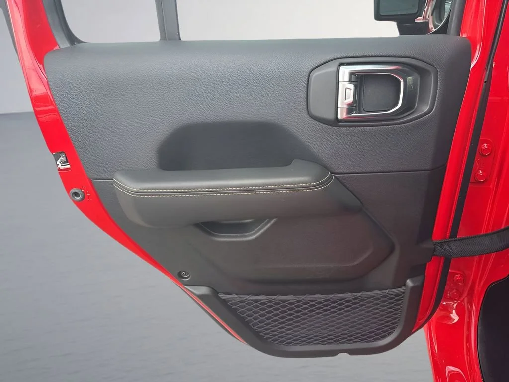 Used 2025 Red Jeep Sahara image 27