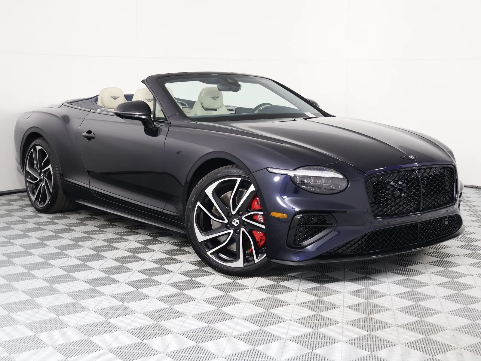 New 2026 Dark Sapphire Bentley GTC S image 17